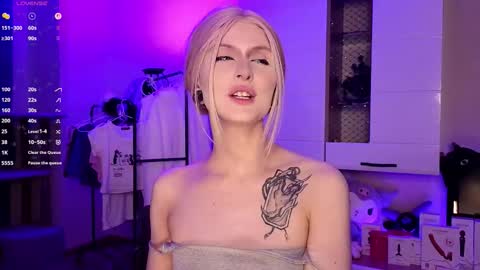 emimiy online show from 12/15/25, 04:06