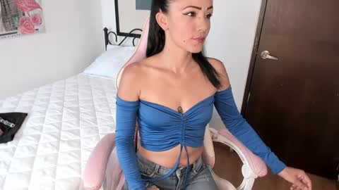 L i a    time online 7am - 1pm Gtm-5  online show from 10/20/25, 06:30