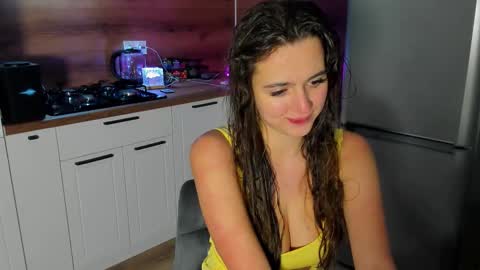 Snapshot of emma77_ chatting on 01/18/26, 10:02 Emma online show from 01/18/26, 10:02