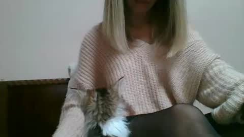 Snapshot of emma_991 chatting on 12/30/24, 01:25 emma_991 online show from 12/30/24, 01:25