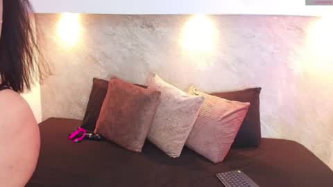 Emma online show from 06/10/26, 04:34