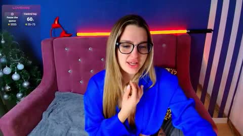 emma__rosss online show from 01/12/26, 02:17