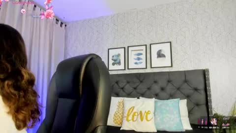 Snapshot of emma__smith01 chatting on 03/03/25, 12:27 Emma online show from 03/03/25, 12:27