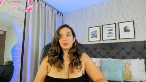 Snapshot of emma__smith01 chatting on 03/04/25, 12:33 Emma online show from 03/04/25, 12:33