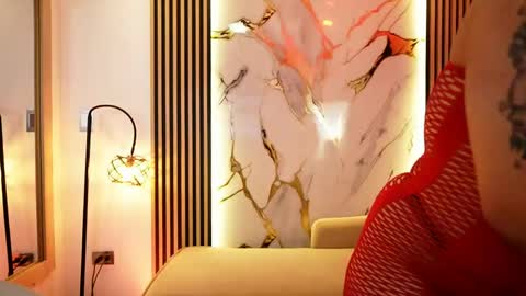 emma__walkerr_ online show from 04/17/26, 07:06