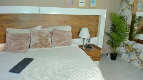 Emma  online show from 12/20/24, 09:17