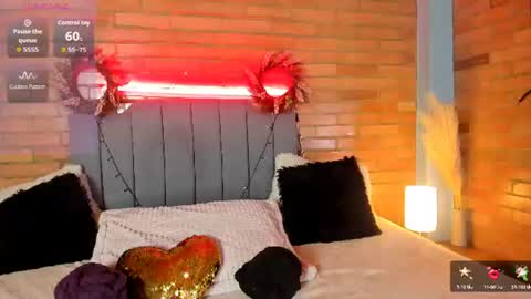 Snapshot of emma_belley chatting on 07/05/26, 01:07 Hey Im EmmaHelp me reach 100 likes online show from 07/05/26, 01:07