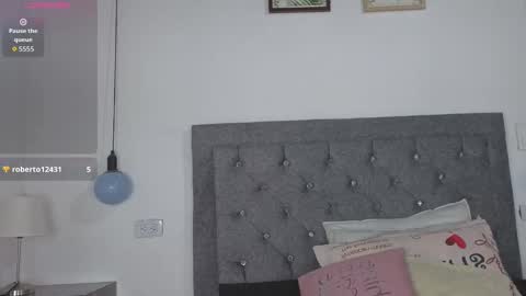 Snapshot of emma_blake__ chatting on 09/18/25, 04:25 Emma online show from 09/18/25, 04:25