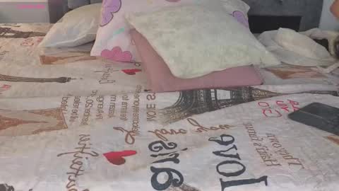 Snapshot of emma_blake__ chatting on 11/10/25, 05:28 Emma online show from 11/10/25, 05:28