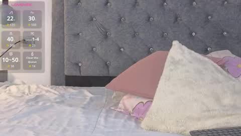 Snapshot of emma_blake__ chatting on 11/12/25, 05:19 Emma online show from 11/12/25, 05:19