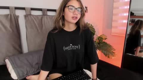 Emma Bloom online show from 02/03/25, 08:13