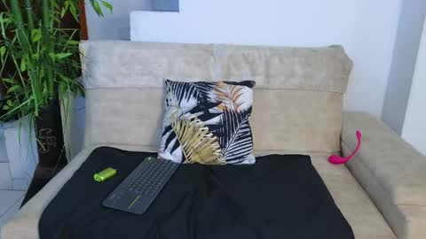Emma Blue  modelo independiente online show from 05/10/26, 06:29