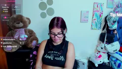 emma_boo_ online show from 12/22/25, 04:04