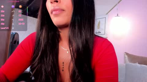 Snapshot of emma_carterr1 chatting on 02/07/25, 09:48 pau online show from 02/07/25, 09:48