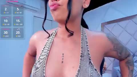Snapshot of emma_carterr1 chatting on 06/27/26, 01:50 pau online show from 06/27/26, 01:50