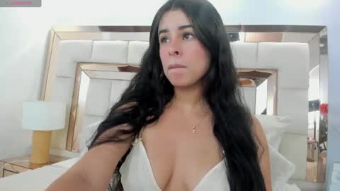 Emma Castillo online show from 08/04/26, 06:10