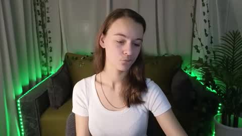 Snapshot of emma_chaser chatting on 12/23/25, 01:36 emma_chaser online show from 12/23/25, 01:36