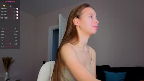 Snapshot of emma_clon chatting on 09/13/25, 01:16 Emma online show from 09/13/25, 01:16