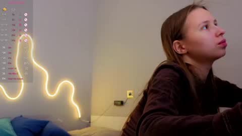 Emma online show from 05/20/26, 01:56