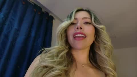 emma coronel online show from 03/30/26, 11:06