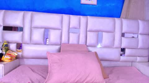 Emma online show from 09/23/25, 03:09