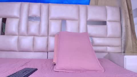 Emma online show from 10/02/25, 03:02