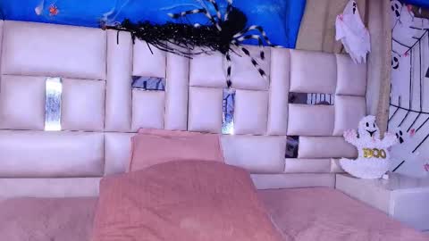 Emma online show from 10/22/25, 03:07