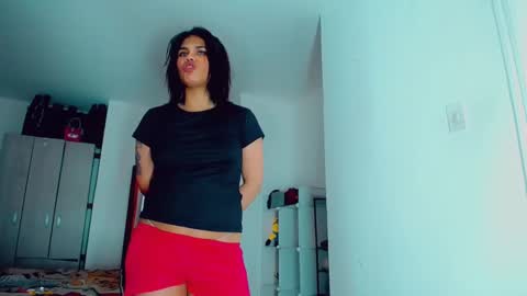 Snapshot of emma_diva chatting on 12/22/24, 02:39 emma online show from 12/22/24, 02:39