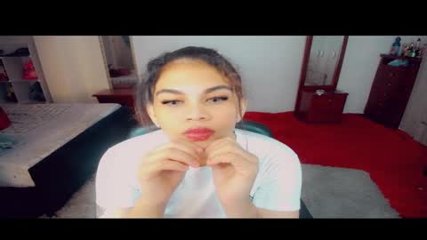 Snapshot of emma_diva chatting on 02/07/25, 08:11 emma online show from 02/07/25, 08:11