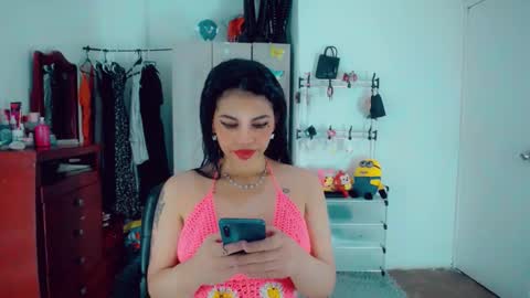 Snapshot of emma_diva chatting on 10/17/25, 10:12 emma online show from 10/17/25, 10:12