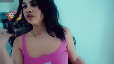 Snapshot of emma_diva chatting on 11/13/25, 11:25 emma online show from 11/13/25, 11:25