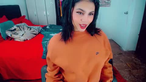 Snapshot of emma_diva chatting on 12/20/25, 12:29 emma online show from 12/20/25, 12:29