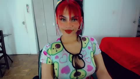 Snapshot of emma_diva chatting on 05/15/26, 08:05 emma online show from 05/15/26, 08:05