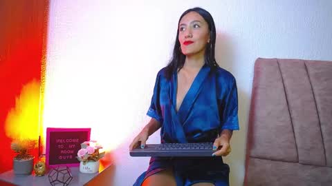 Emma Glow online show from 06/07/26, 05:49