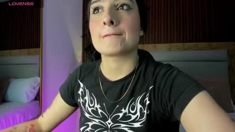 Snapshot of emma_hiltonn_ chatting on 05/12/26, 07:11 E M M A online show from 05/12/26, 07:11