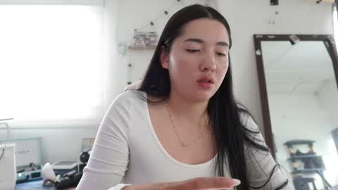 emma_johnson_ online show from 12/05/24, 07:49