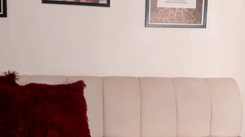 emma_jonness online show from 04/06/26, 05:47