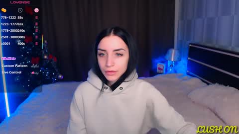 Snapshot of emma_jordan chatting on 02/05/25, 10:30 Emma online show from 02/05/25, 10:30