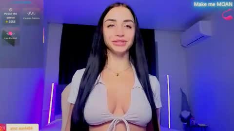 Snapshot of emma_jordan chatting on 10/26/25, 05:08 Emma online show from 10/26/25, 05:08