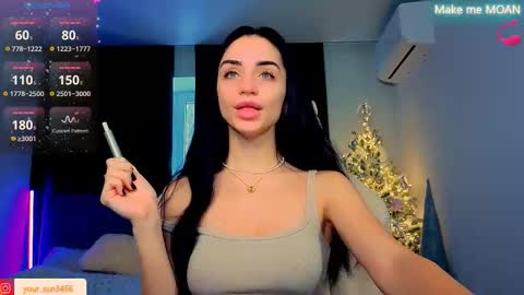 Snapshot of emma_jordan chatting on 12/15/25, 08:40 Emma online show from 12/15/25, 08:40