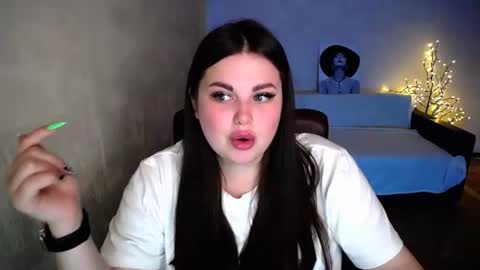 Emma online show from 08/06/26, 07:32
