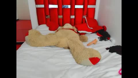 emma_joyce1 online show from 04/13/26, 05:07