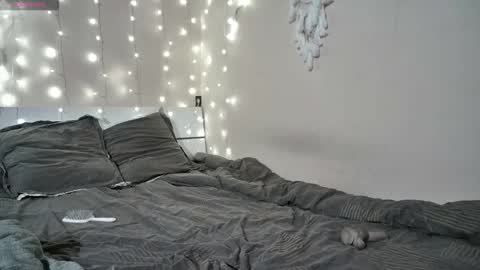 emma_just online show from 09/25/25, 08:18