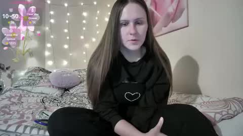 emma_just online show from 10/17/25, 08:28