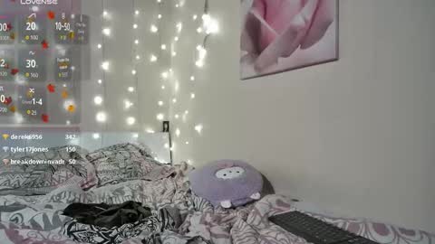 emma_just online show from 11/08/25, 08:40