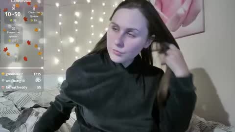 emma_just online show from 11/27/25, 08:44