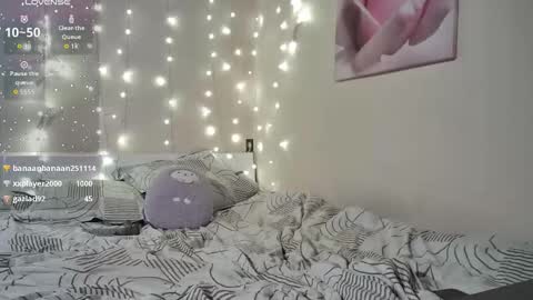 emma_just online show from 12/15/25, 09:24