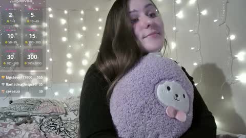 emma_just online show from 12/19/25, 07:43