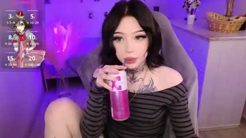 emma_kirks online show from 06/17/26, 12:50