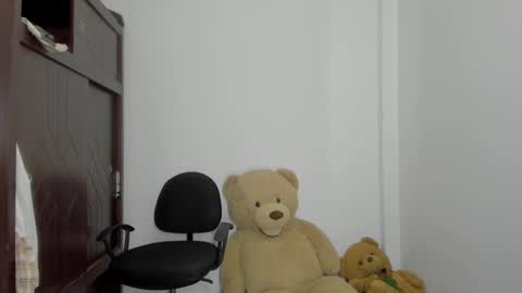 whises lits        online show from 09/18/25, 11:01